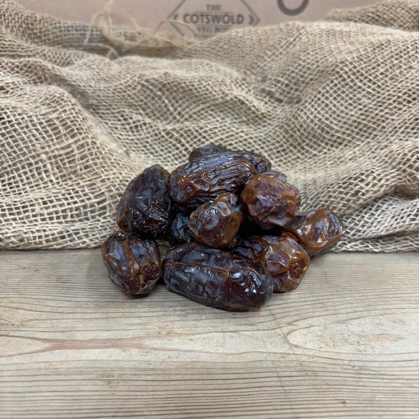 A bunch of medjoul dates. 